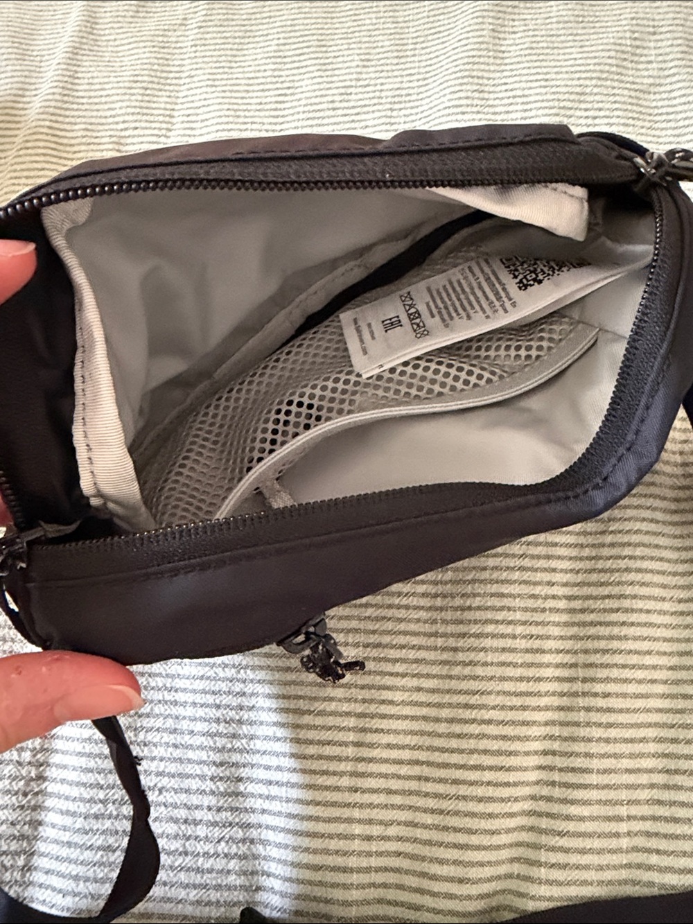 Fjallraven Fanny Pack - Black - Picture 3 of 3